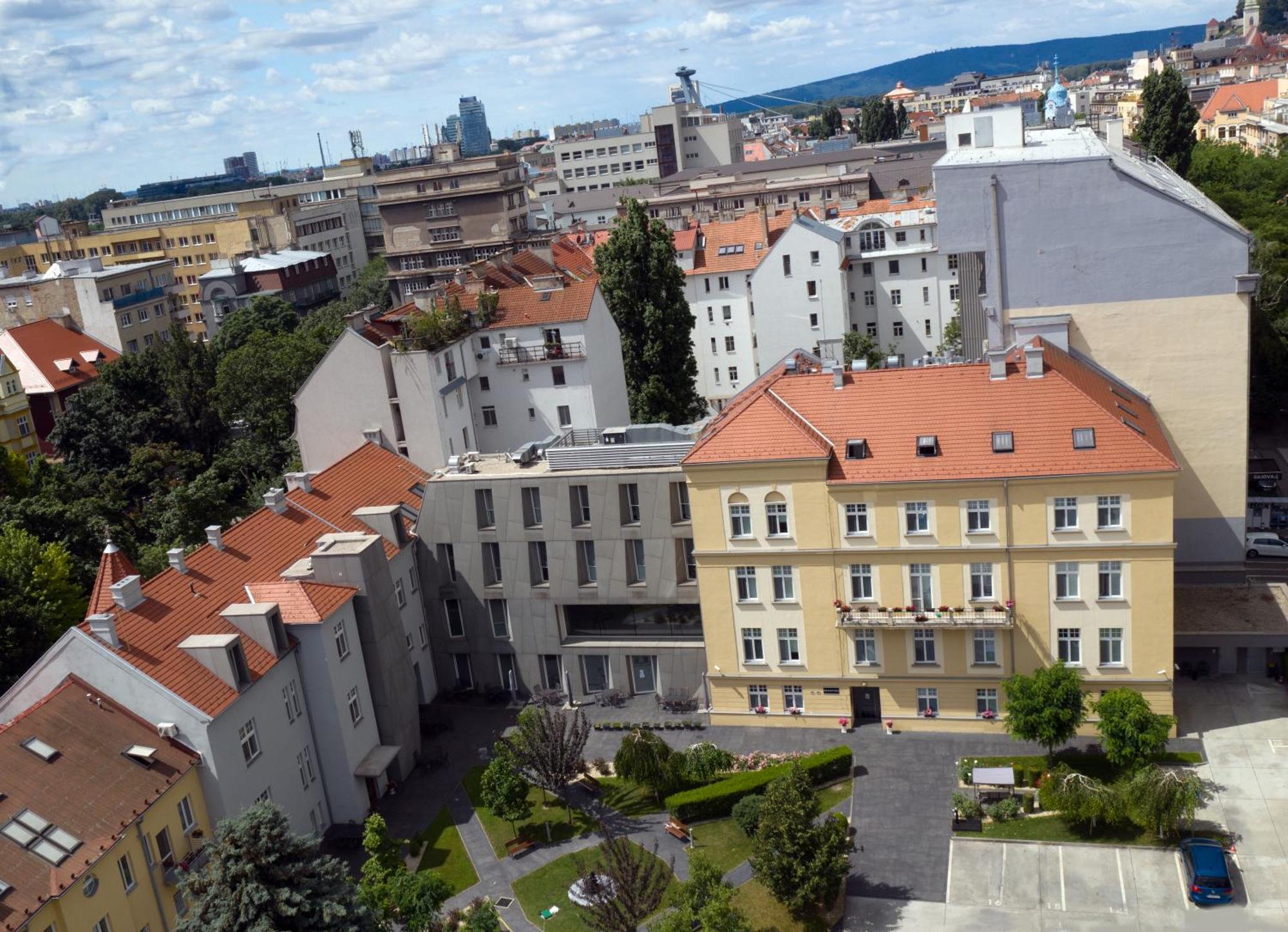 Centrum Salvator Bratislava Exteriör bild